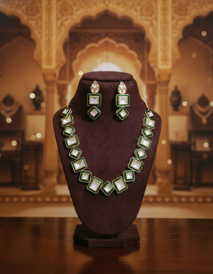 Kundan meenakari set